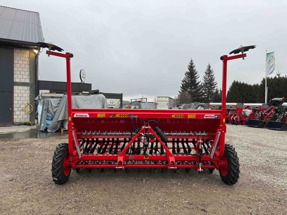 Siewnik zbożowy Ozduman Anatolia 25, 3m, dwutalerzowy, ścieżki