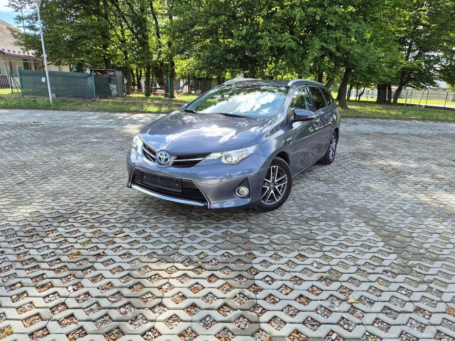 Toyota Auris Super stan zero korozji niski przebieg serwis aso