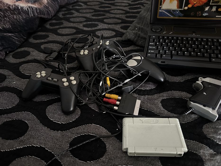 Consola retro c/comandos e pistola