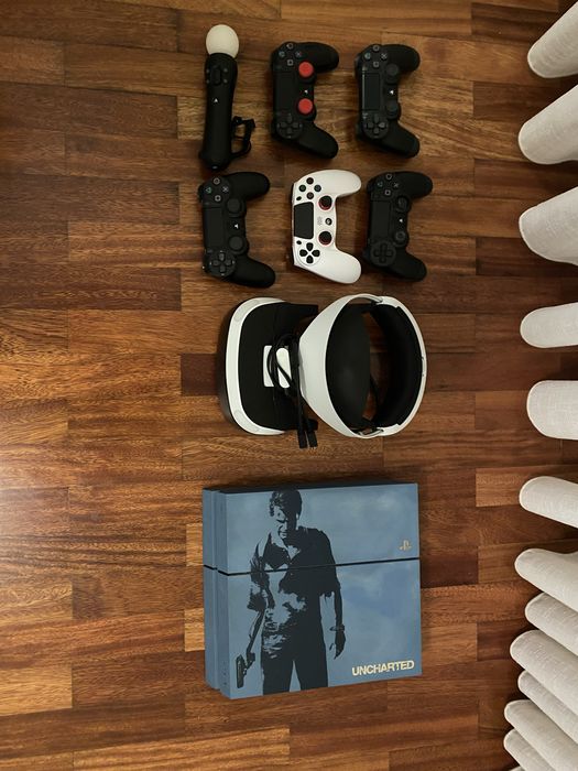PS4 Edição Uncharted 4 + PS VR + Comandos + PS Move