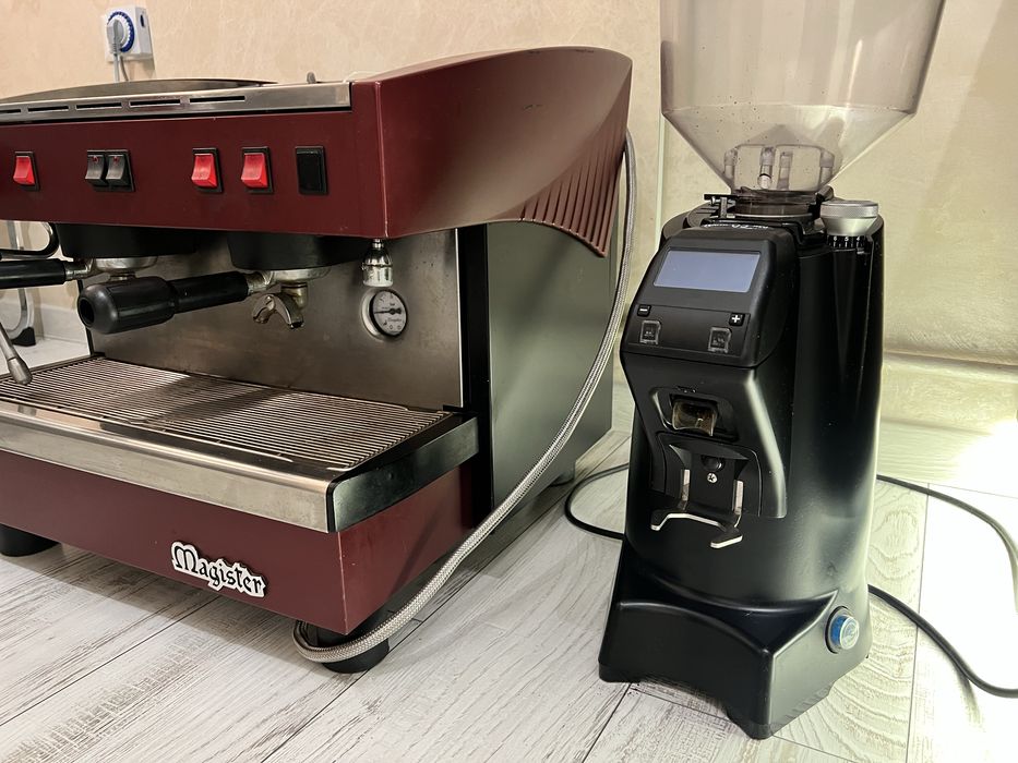 Професійна кавомашина+кавомолка