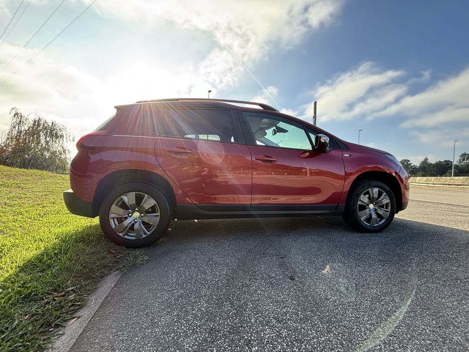 Peugeot 2008 1.2 — photo 4