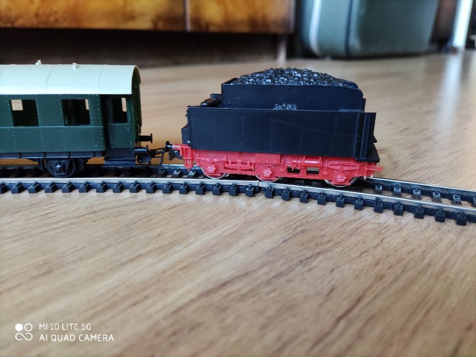 Kolejka PIKO Spielwaren GmbH w rozmiarach H0 (skala 1:87) na prąd