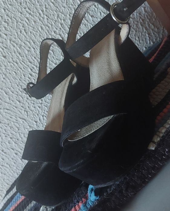 Sandálias novas tamanho 38