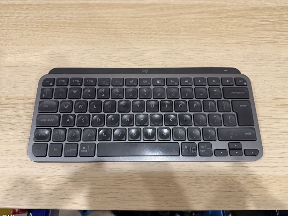 Logitech mx keys mini