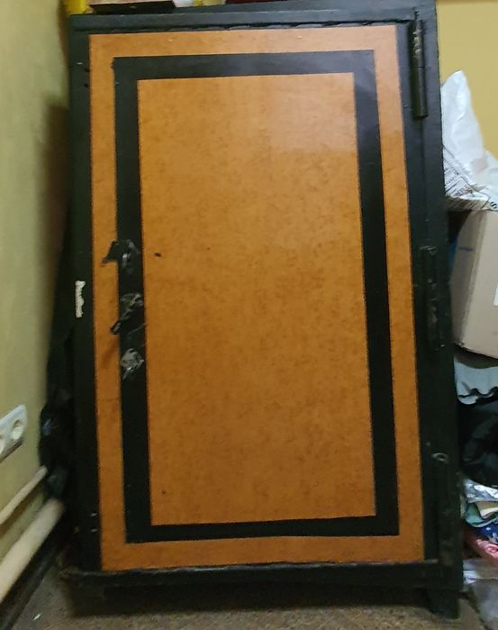 Продам сейф большой