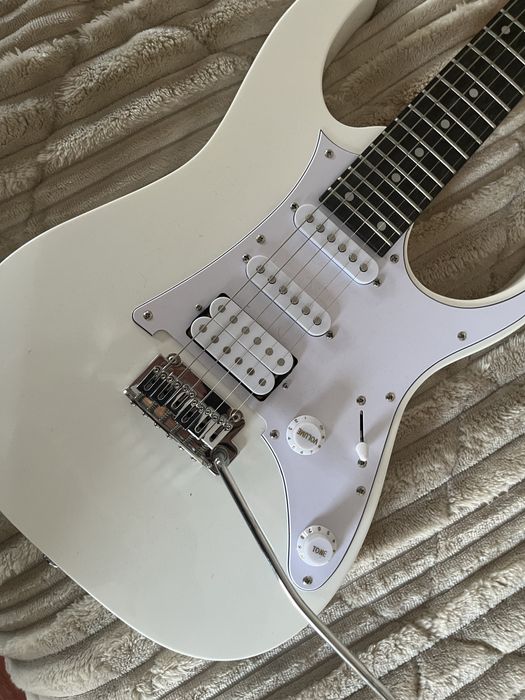 Ibanez gio wh GRG140