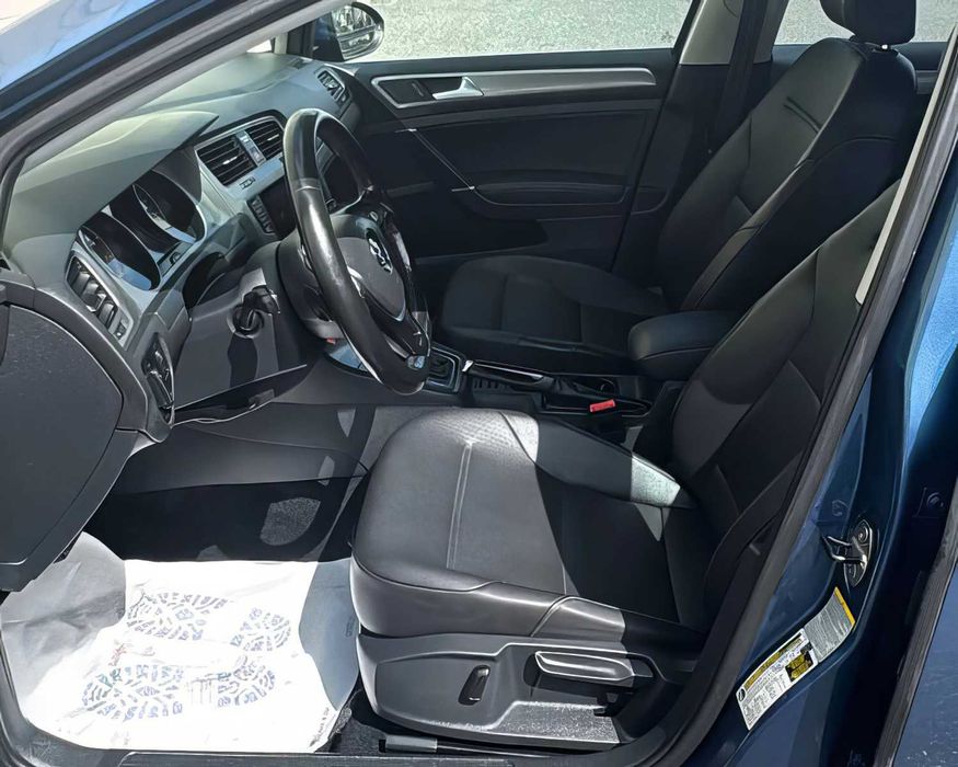 Volkswagen Golf      2015