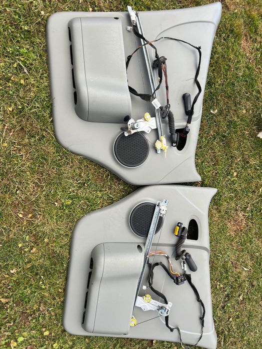 Обшивка салона Renault Trafic 01-14 карта Opel Vivaro Primastar наклад