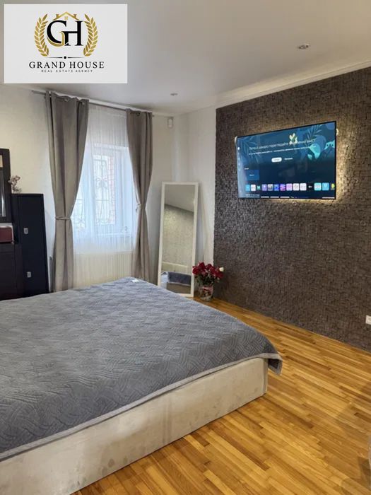 Продам затишний двоповерховий будинок в районі В. Балки