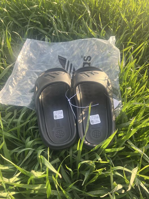 Тапки Adidas 42,43,44 розміри
