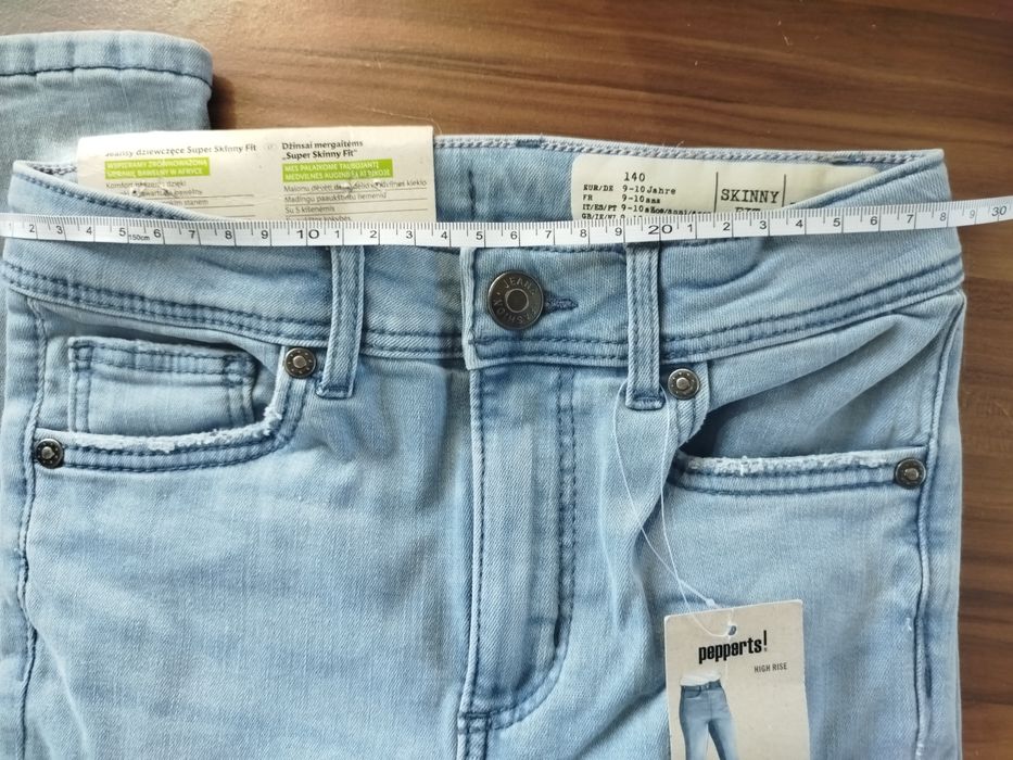 Jeansy art 453, nowe rozmiar 140,