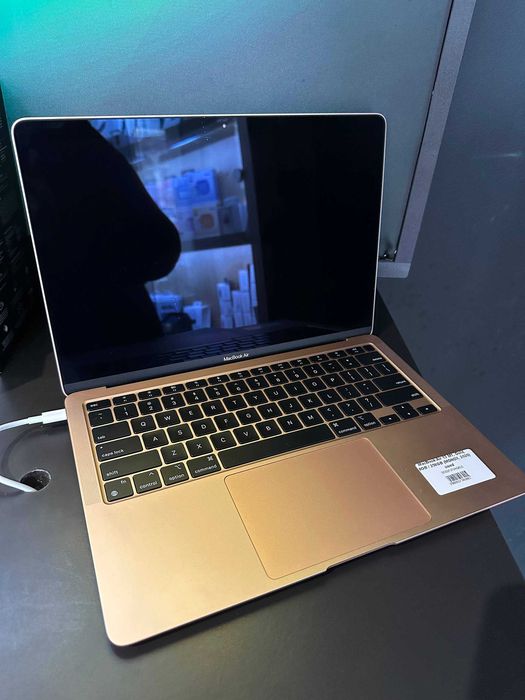 Apple MacBook Air 13, 2020, Gold (256GB) (M1) used