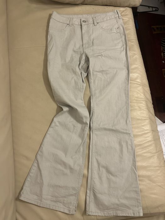 Szare jeansy buttcut