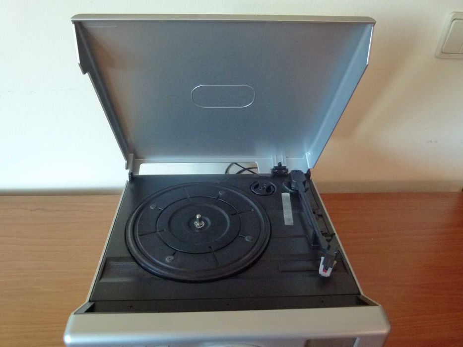 Gira-discos Q Media em perfeito estado