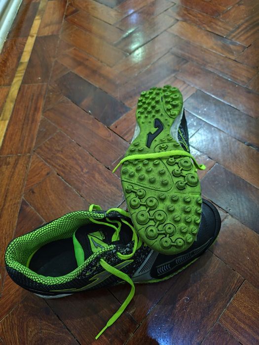 Tênis futebol Joma