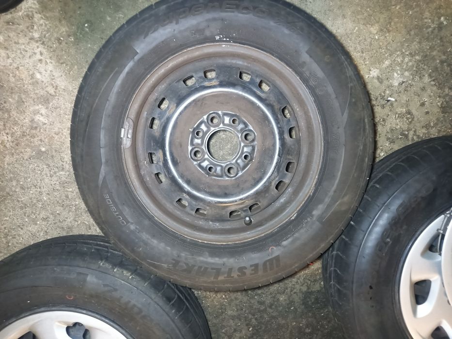 Rodas Fiat de 13 polegadas com pneus novos