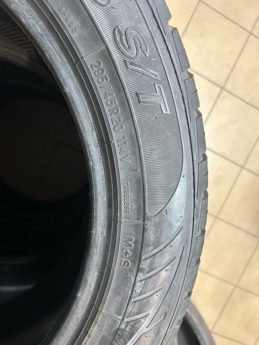 Toyo proxes 295/45/20