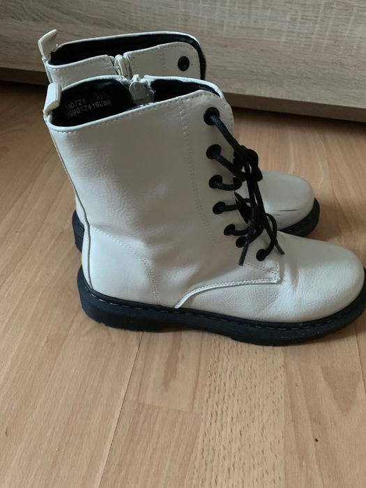 Жіноче взуття ботинкі