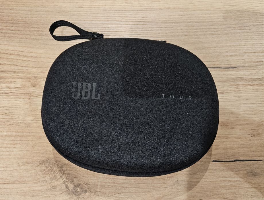Headphones JBL Tour One M2. Ideais para tele-trabalho! Semi-Novos.