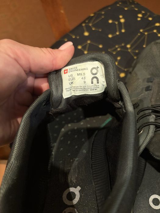 On Running Cloud 5 Waterproof черные