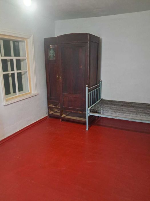 Продам газифицированный дом. Земли 44 сотки. Центр