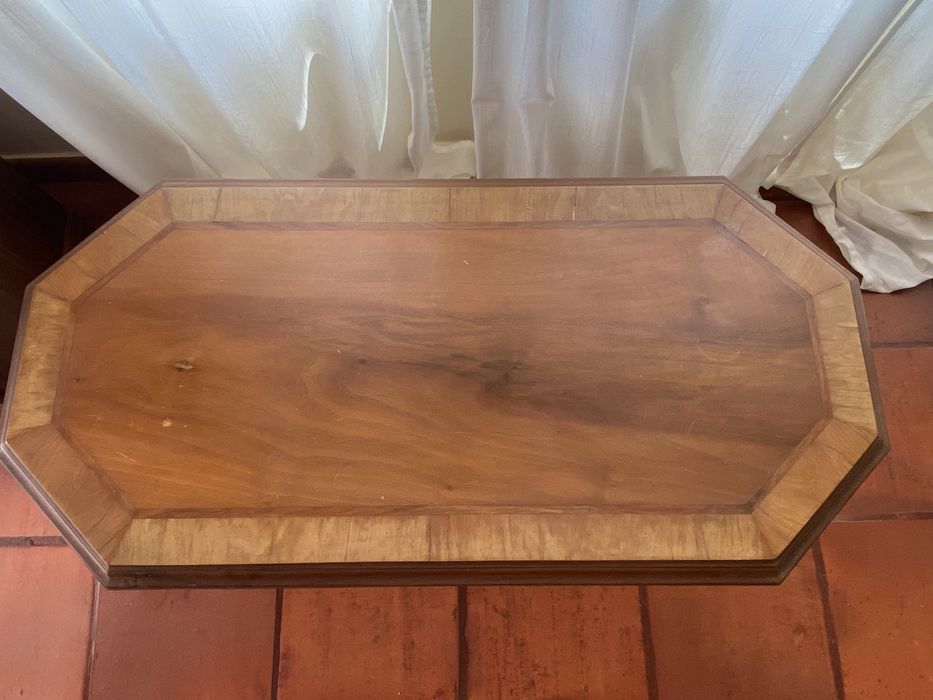 Mesa de Centro Clássica em Madeira