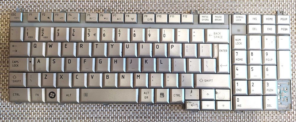Klawiatura do laptopa Toshiba MP-06876U4-6983 Chinony