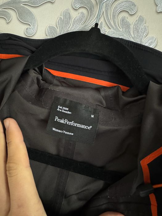 Жіноча курточка Peak Performance size M