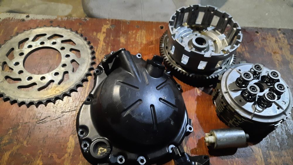 Продам звёздочка,крышка,бензонасос кавасаки ниндзя zx6r