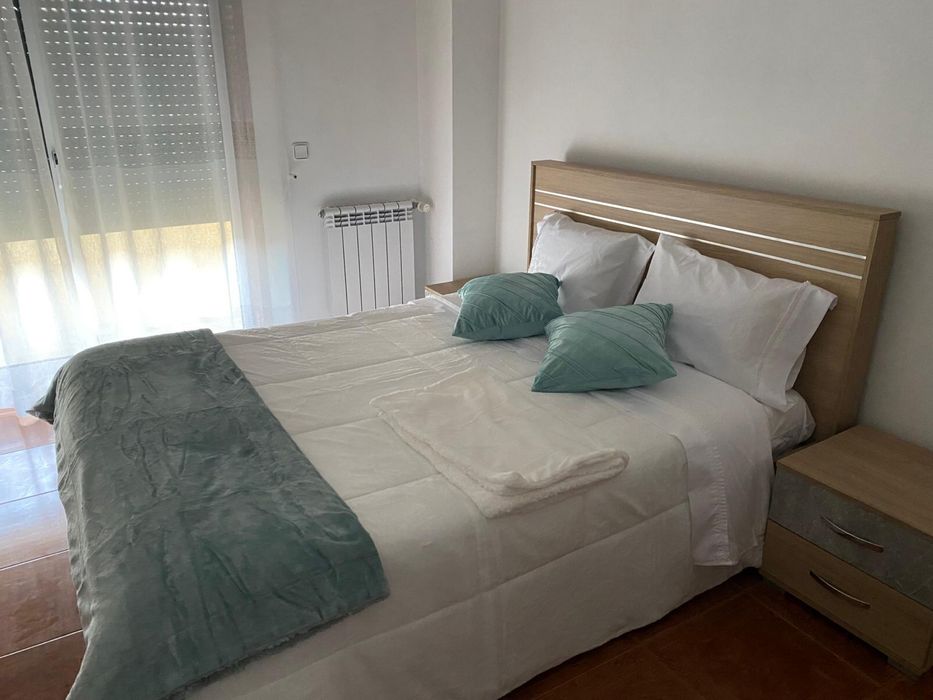 Aluga-se T3 (moradia)