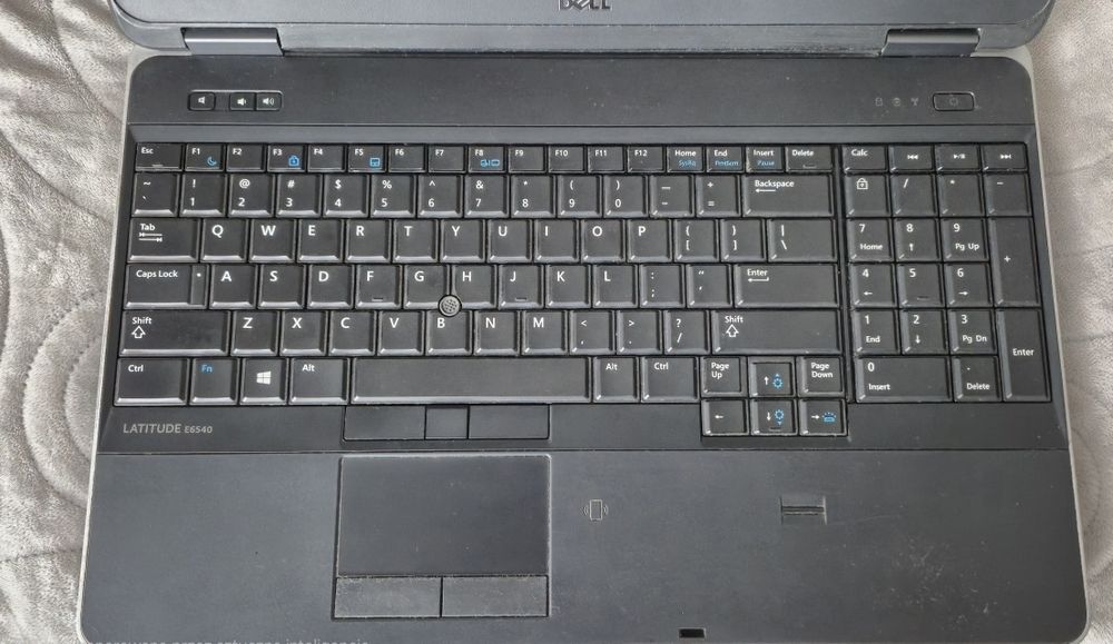 Dell Latitude E6540 i7 16gb amd radeon 8790 win11pro