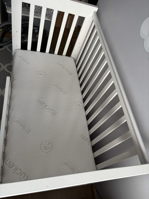 Łóżeczko Białe Klupś Iwo + Dostawka + materac Rucken Tencel