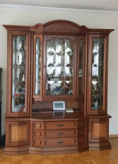 Витрины буфеты для гостиной: 14 000 грн. - Меблі для вітальні ...