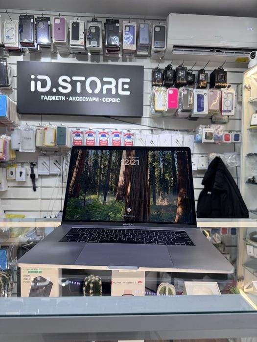 Б/У Ноутбук Apple MacBook Pro 15 2019 рік I7 6Gen 8/256Gb