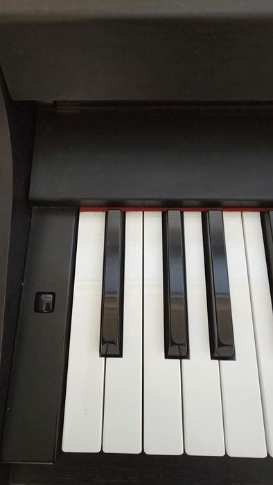 Piano digital - Yamaha Clavinova CLP-311