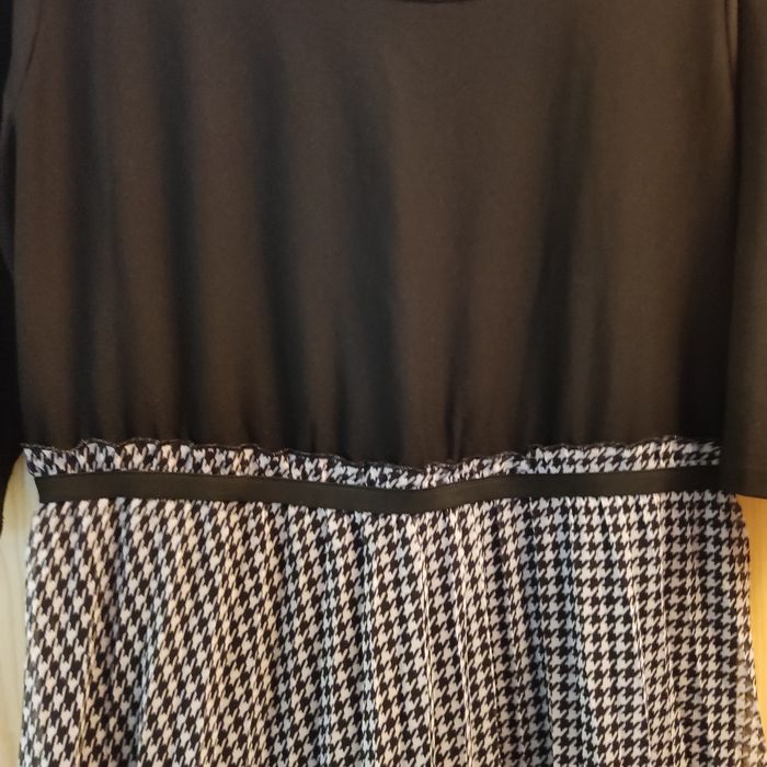 Body Flirt sukienka plisowana 42/44