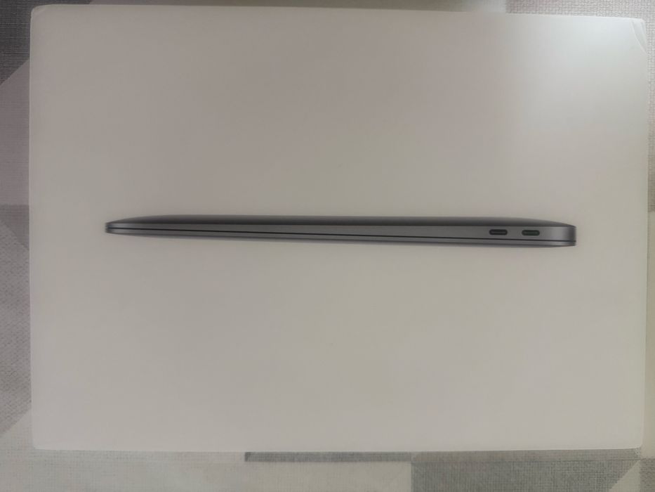 Apple MacBook Air M1 14 8/256 Gb