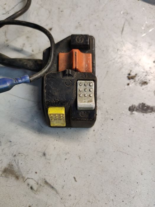 Włącznik przełącznik świateł zaplonu honda trx 350