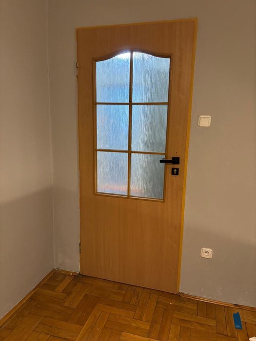 Drzwi wewnętrzne z przeszkleniem – solidne i eleganckie