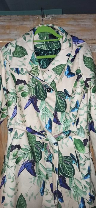 Piękny płaszcz Okee