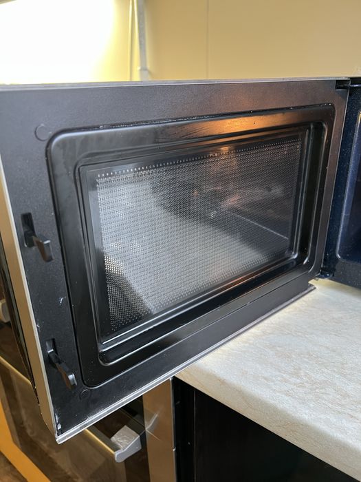 Микрохвильова піч Samsung