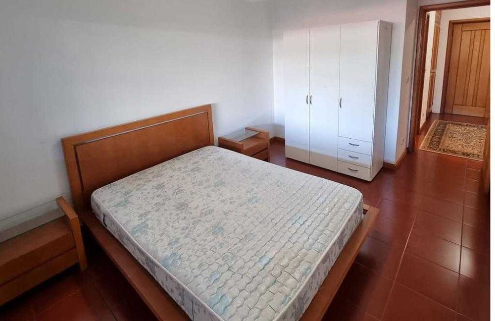 Apartamento T0+1 - Centro de São Mamede de Infesta- Lugar de Garagem