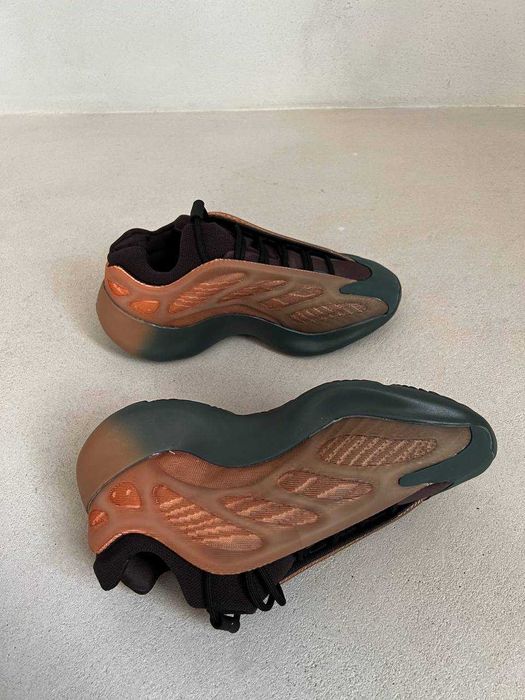 Yeezy 700 Fade / Buty