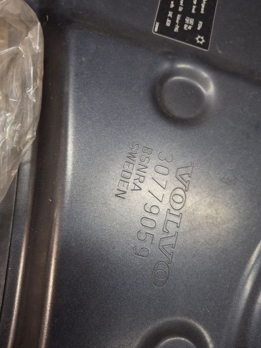 Maska kompletna w kolor492-46 igła Volvo V60 R design Szary