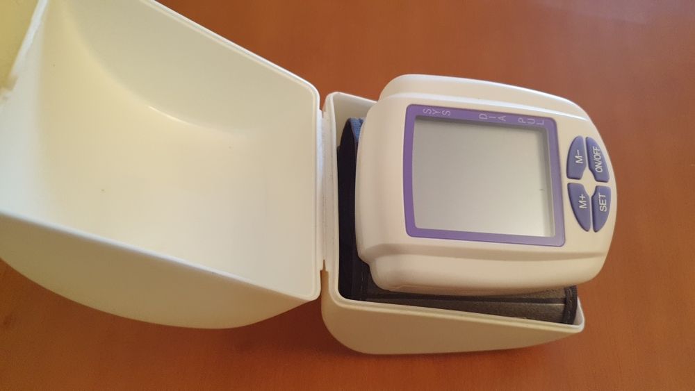Medidor de Tensão/Tensiómetro Digital de Pulso BP-202 com Estojo