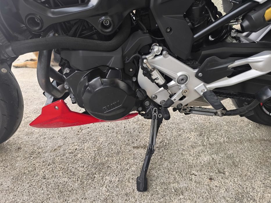 BMW F900R 8000km
