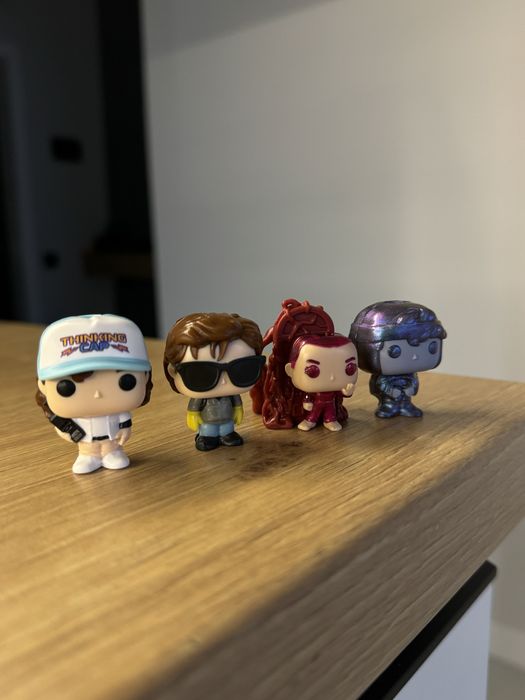 Stranger things kinder joy