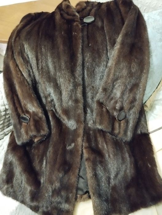 Норкова шуба жіноча