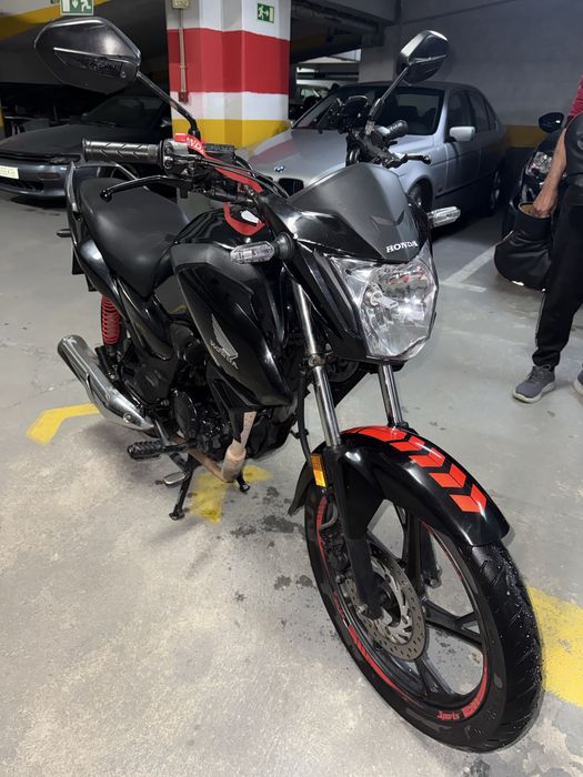 A venda honda cb125f 2024